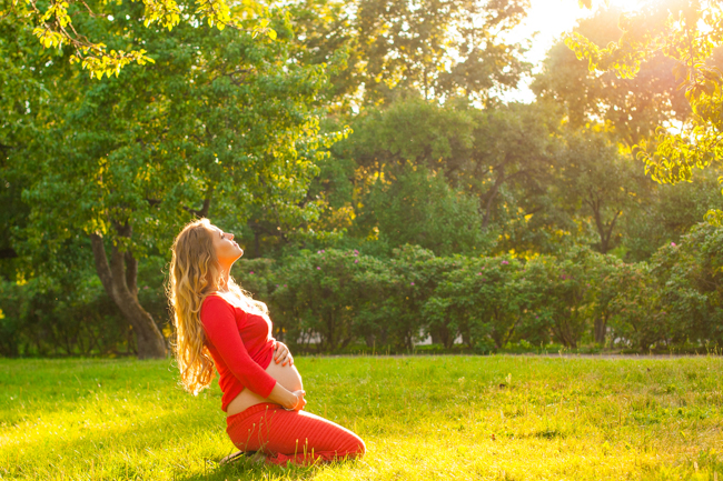 Фотосессия беременных с мужем в студии и на природе. Фотограф Александр Рыбаков